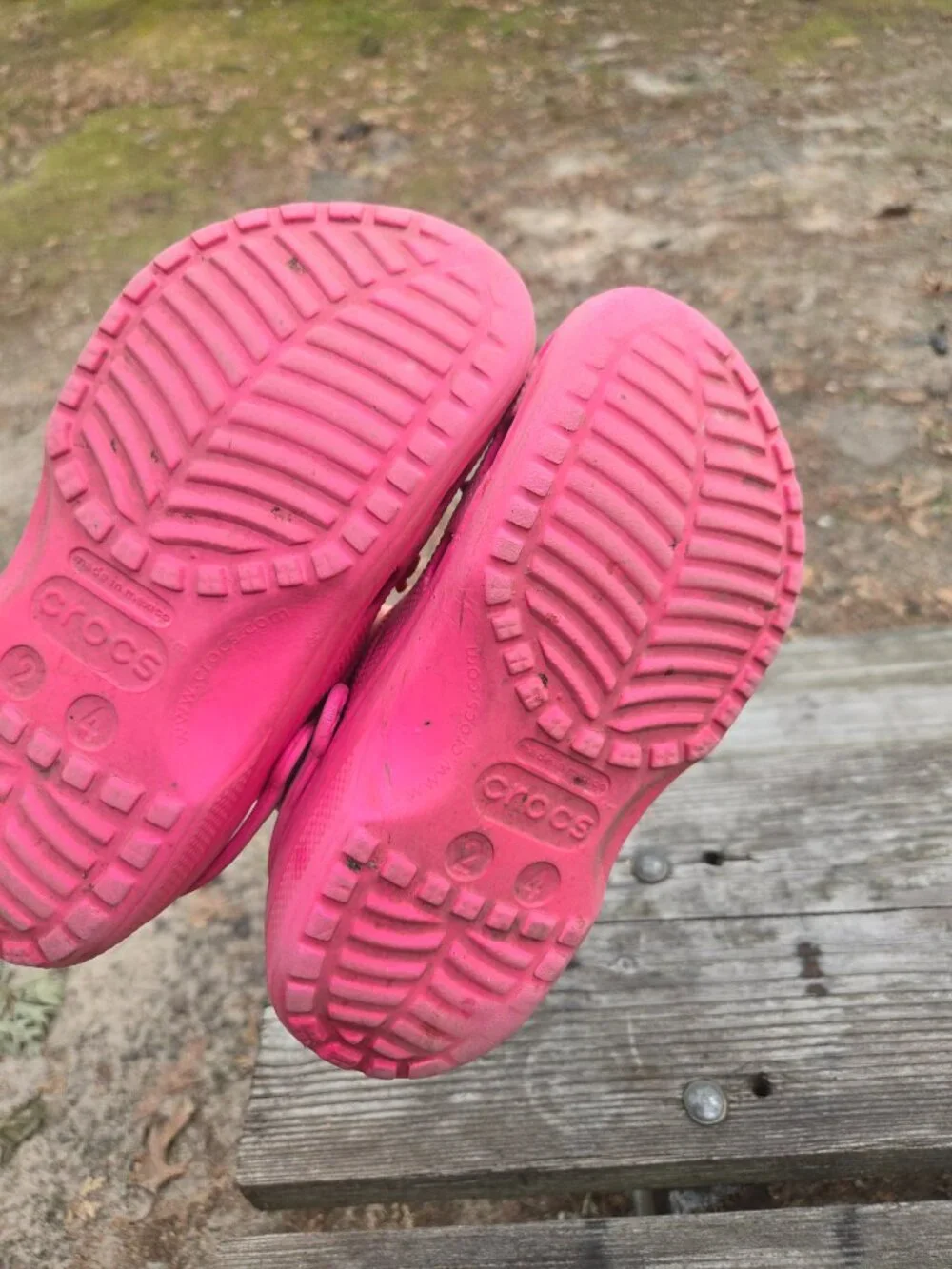 ✨Crocs Classic Clogs Electric Pink Girls Youth  SlipOn Sandals Jibbitz  2/4